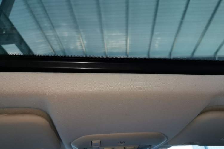 Used Ford Escort 2015 1.5L Automatic Fashion Model Headliner
