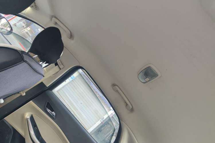 Used Ford Escort 2015 1.5L Manual Comfort Model Headliner
