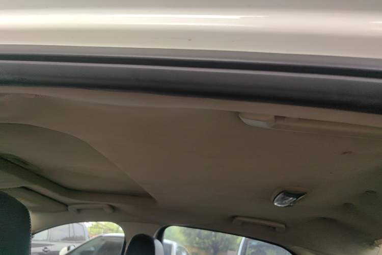 Used Ford Escort 2015 1.5L Manual Fashion Edition Headliner