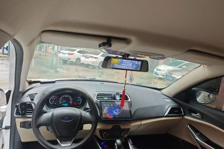 Used Ford Escort 2015 1.5L Automatic Comfort Edition Headliner