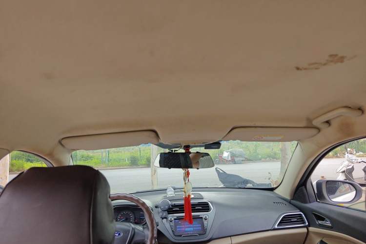 Used Ford Escort 2015 1.5L Manual Comfort Model Headliner