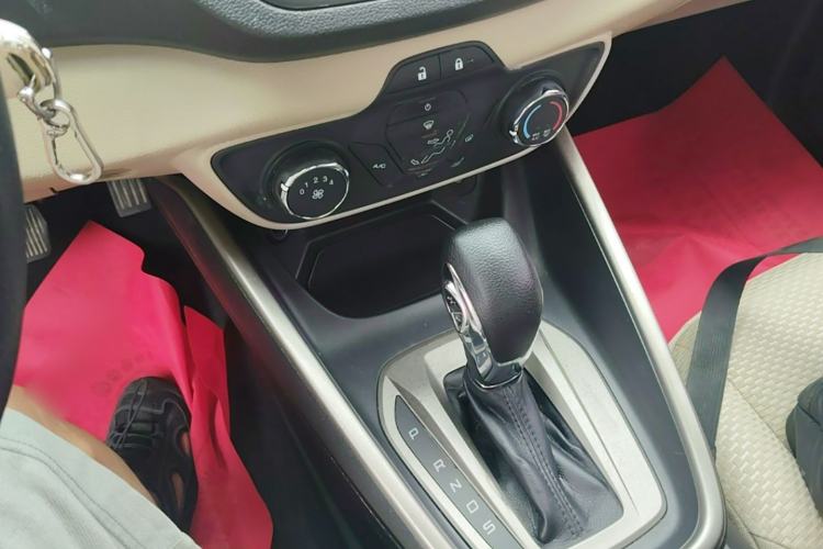 Used Ford Escort 2015 1.5L Automatic Comfort Edition Headliner