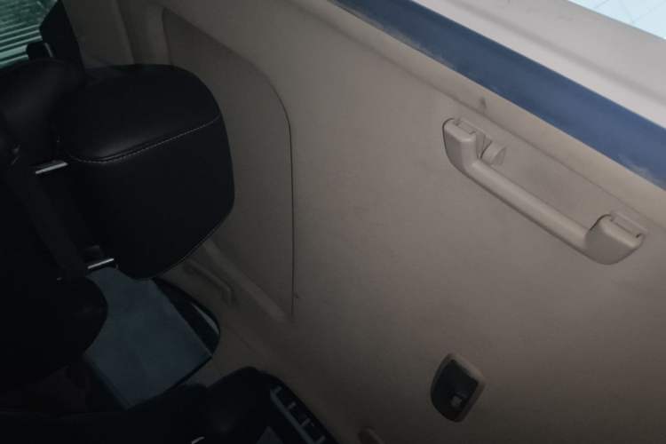 Used Ford Escort 2015 1.5L Automatic Fashion Model Headliner