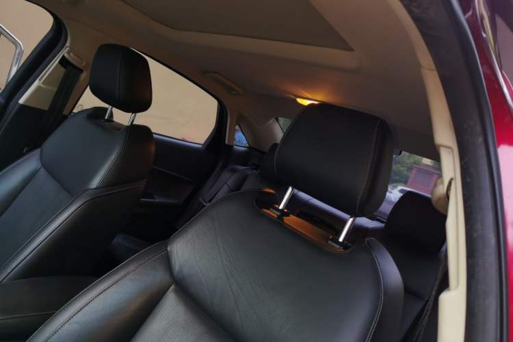 Used Ford Escort 2015 1.5L Automatic Fashion Model Headliner