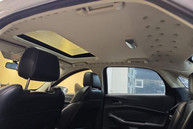 Used Ford Escort 2015 1.5L Automatic Fashion Model Headliner