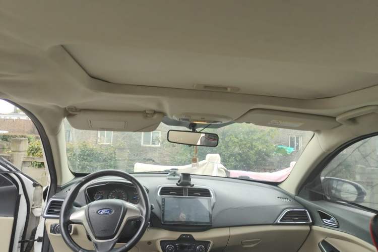 Used Ford Escort 2015 1.5L Manual Fashion Edition Headliner