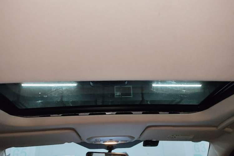 Used Ford Escort 2015 1.5L Automatic Fashion Model Headliner