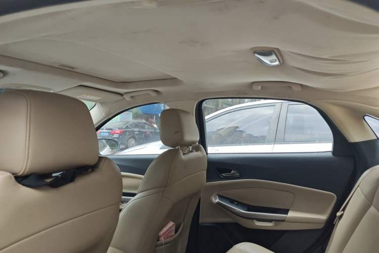Used Ford Escort 2015 1.5L Automatic Fashion Model Headliner