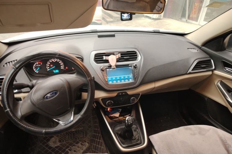 Used Ford Escort 2015 1.5L Manual Comfort Model Headliner