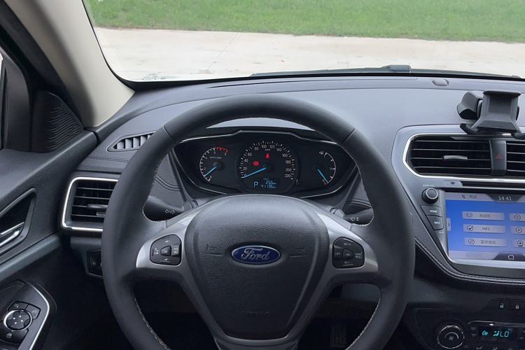 Used Ford Escort 2015 1.5L Automatic Fashion Model Instrument Cluster