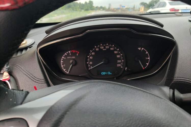 Used Ford Escort 2015 1.5L Automatic Fashion Model Instrument Cluster