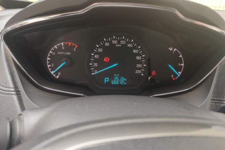 Used Ford Escort 2015 1.5L Automatic Fashion Model Instrument Cluster