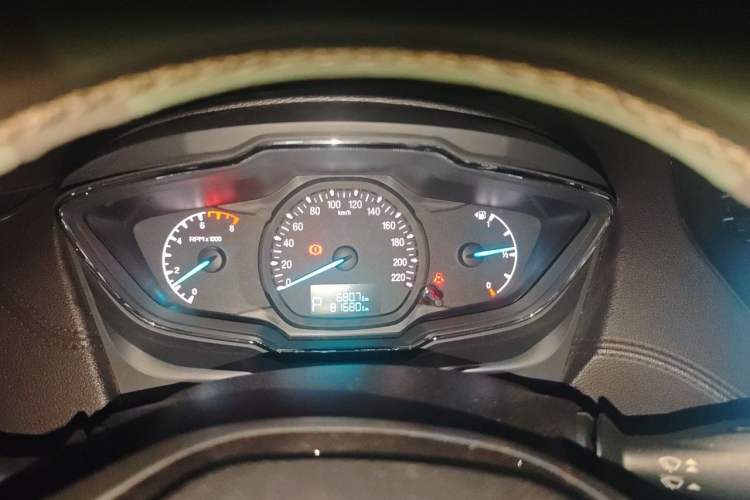 Used Ford Escort 2015 1.5L Automatic Fashion Model Instrument Cluster