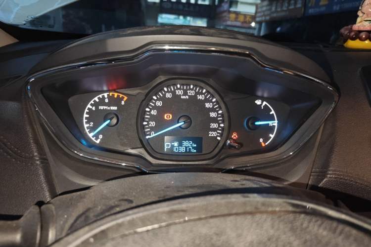 Used Ford Escort 2015 1.5L Automatic Fashion Model Instrument Cluster