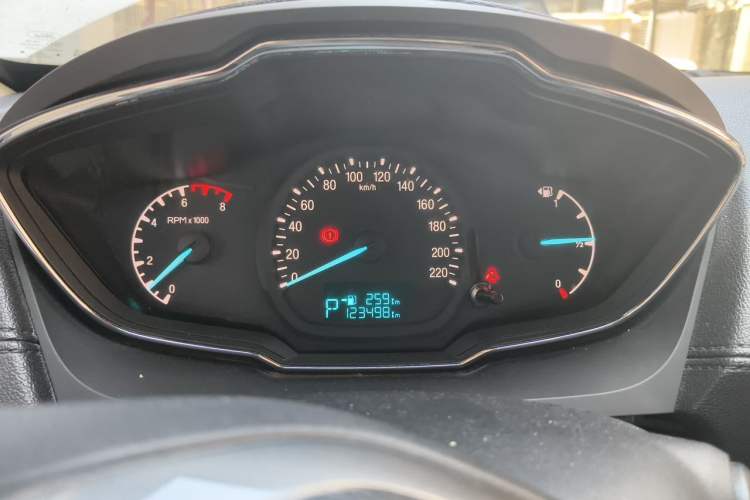 Used Ford Escort 2015 1.5L Automatic Fashion Model Instrument Cluster