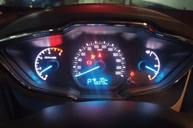 Used Ford Escort 2015 1.5L Automatic Fashion Model Instrument Cluster