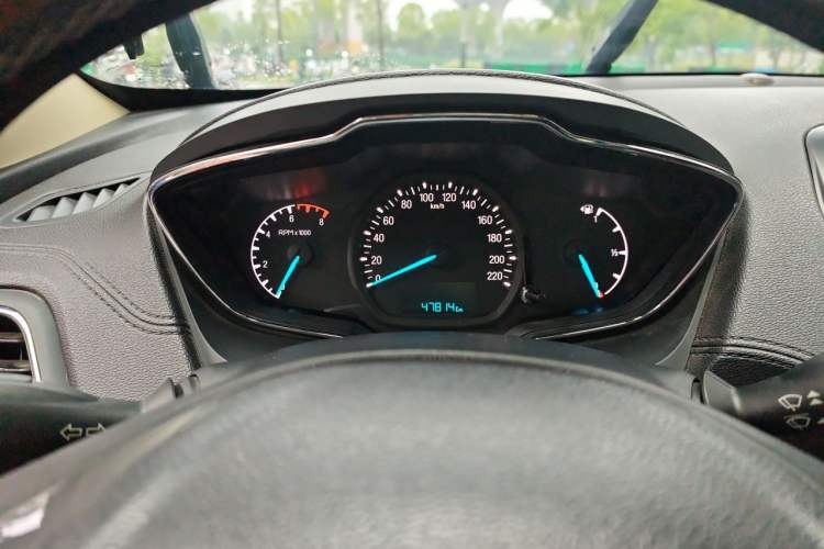 Used Ford Escort 2015 1.5L Automatic Fashion Model Instrument Cluster