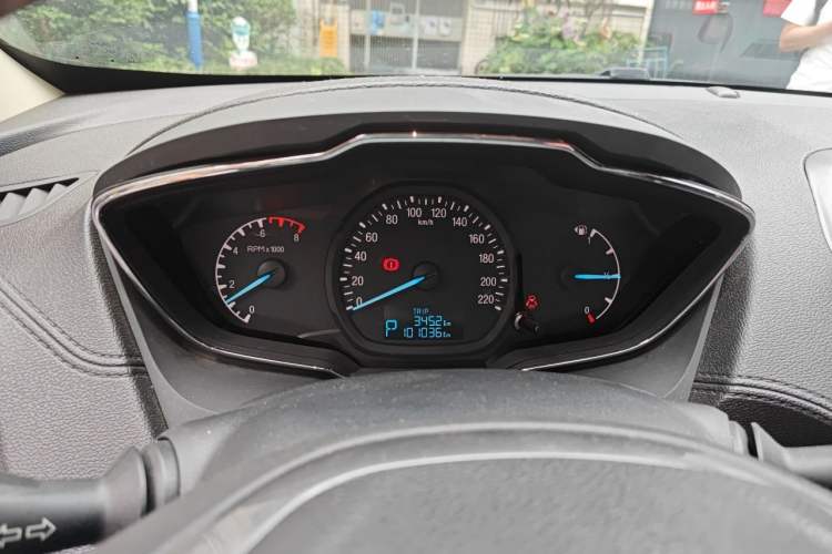 Used Ford Escort 2015 1.5L Automatic Fashion Model Instrument Cluster
