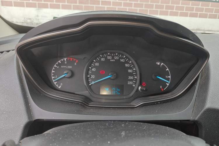 Used Ford Escort 2015 1.5L Manual Comfort Model Instrument Cluster