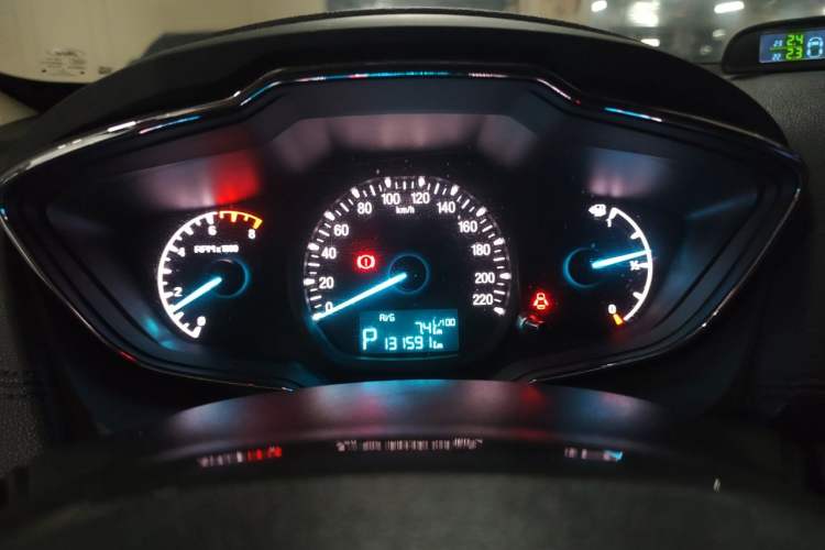 Used Ford Escort 2015 1.5L Automatic Fashion Model Instrument Cluster