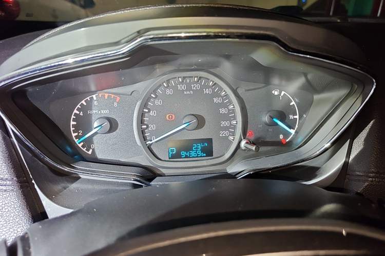 Used Ford Escort 2015 1.5L Automatic Fashion Model Instrument Cluster