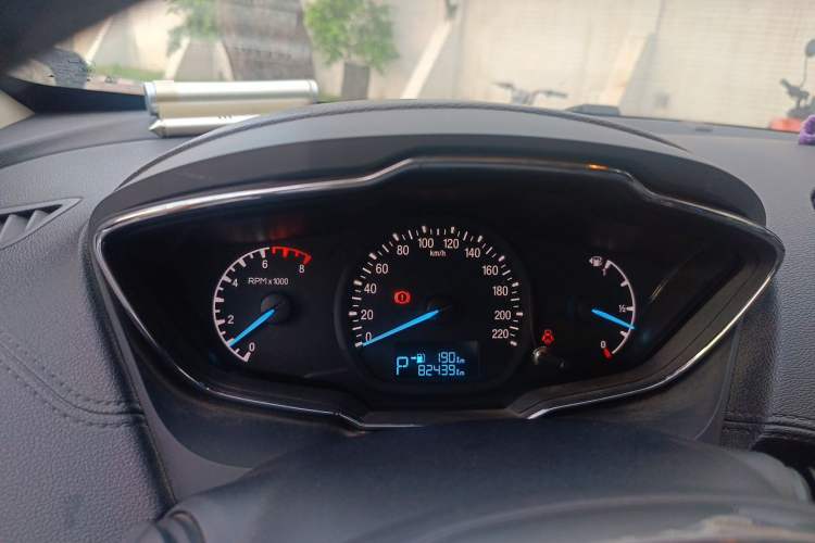 Used Ford Escort 2015 1.5L Automatic Fashion Model Instrument Cluster