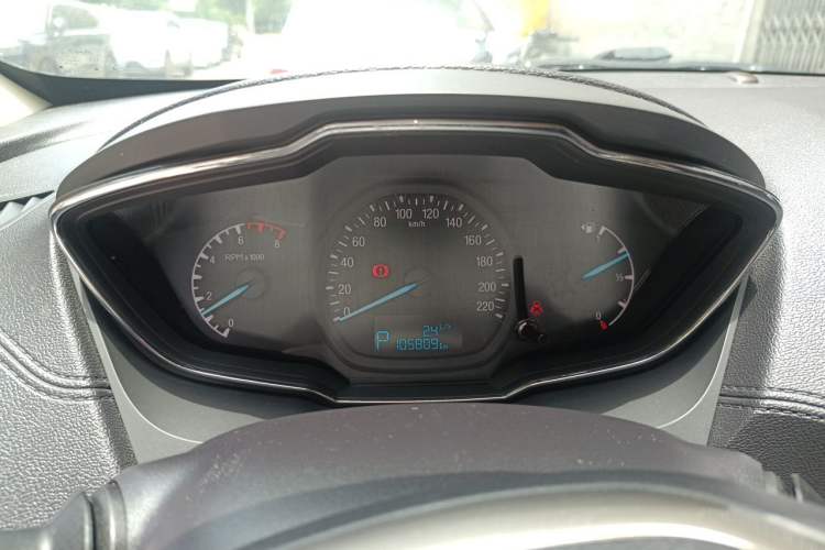 Used Ford Escort 2015 1.5L Automatic Fashion Model Instrument Cluster