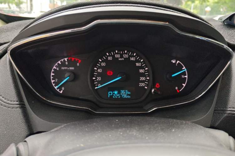 Used Ford Escort 2015 1.5L Automatic Fashion Model Instrument Cluster