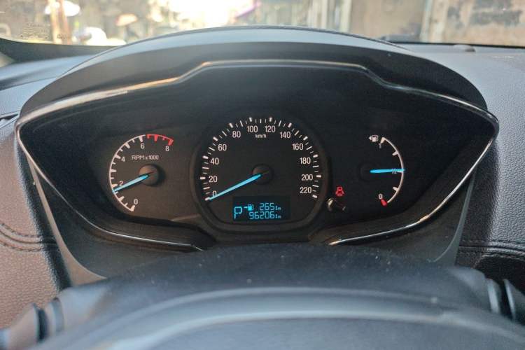 Used Ford Escort 2015 1.5L Automatic Fashion Model Instrument Cluster