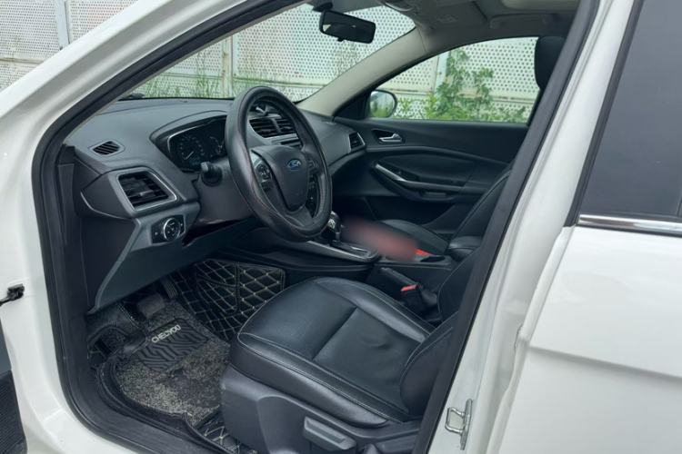 Used Ford Escort 2015 1.5L Automatic Fashion Model Interior 1