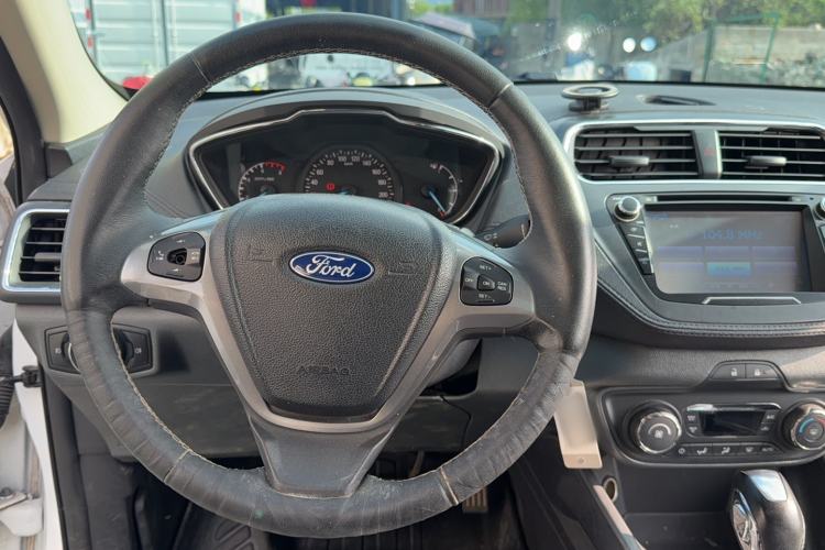Used Ford Escort 2015 1.5L Automatic Fashion Model Interior 1