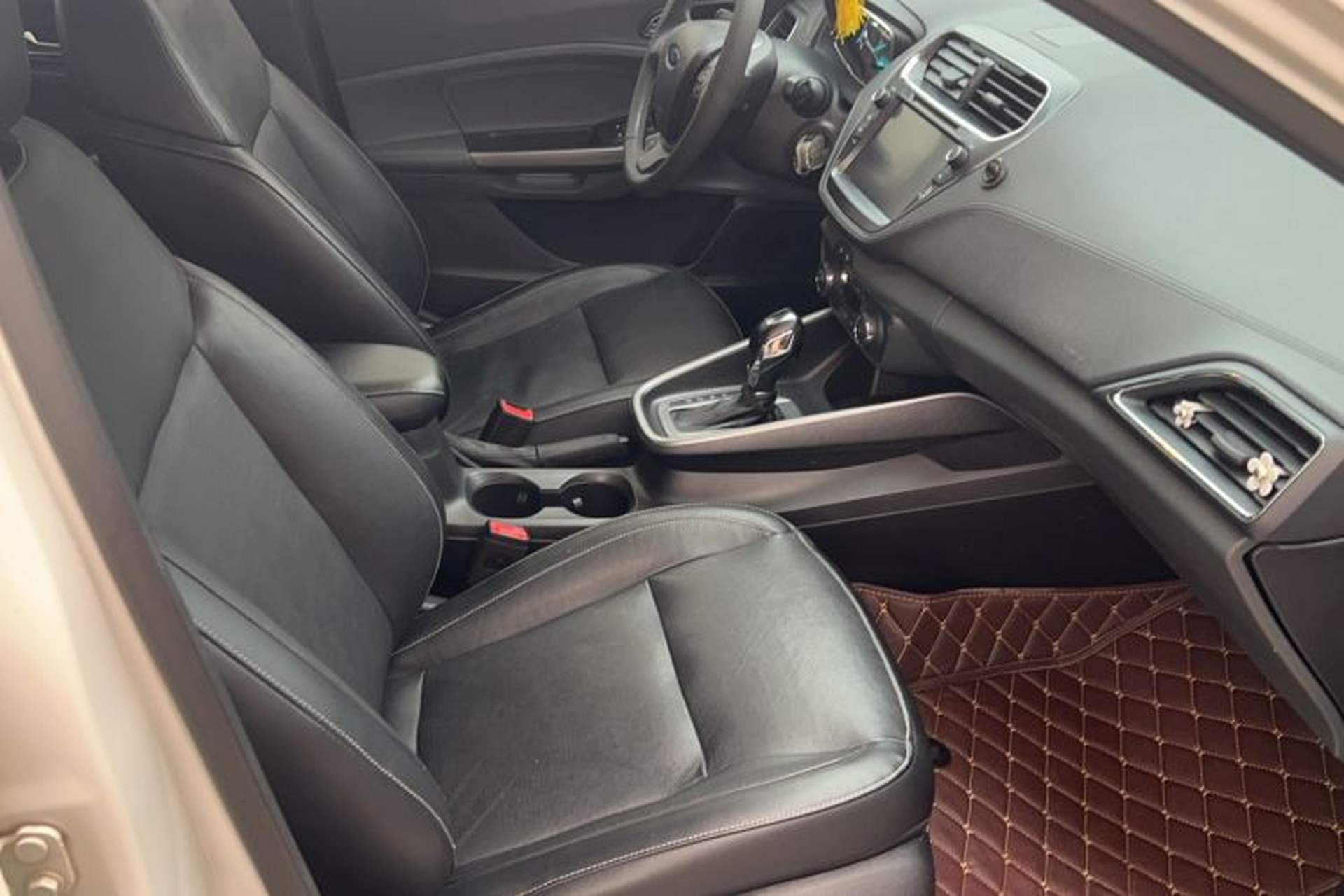 Used Ford Escort 2015 1.5L Automatic Fashion Model Interior 1