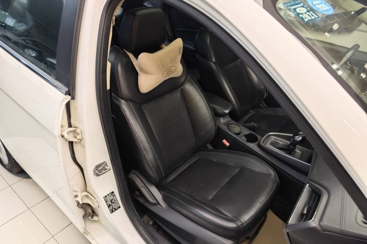 Used Ford Escort 2015 1.5L Automatic Fashion Model Interior 1