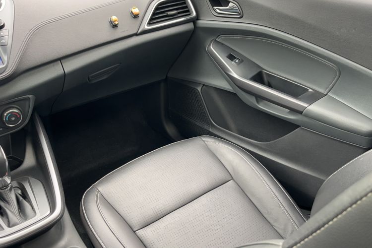 Used Ford Escort 2015 1.5L Automatic Fashion Model Interior 2