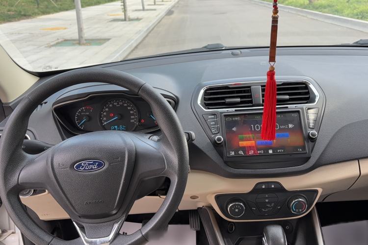Used Ford Escort 2015 1.5L Automatic Comfort Edition Interior 2