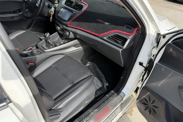 Used Ford Escort 2015 1.5L Manual Fashion Edition Interior 2