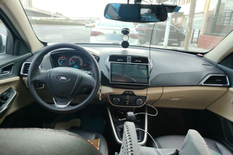 Used Ford Escort 2015 1.5L Manual Comfort Model Interior 2