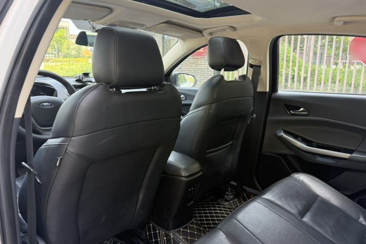Used Ford Escort 2015 1.5L Automatic Fashion Model Interior 2