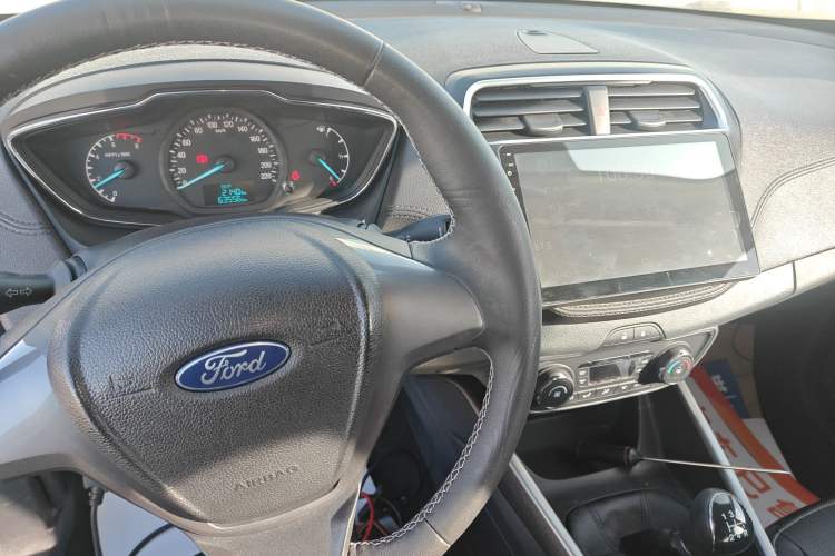Used Ford Escort 2015 1.5L Manual Fashion Edition Interior 2
