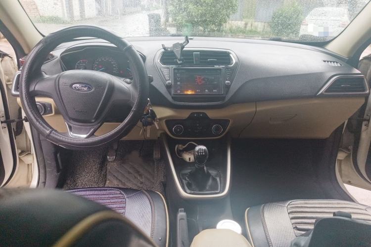 Used Ford Escort 2015 1.5L Manual Comfort Model Interior 2