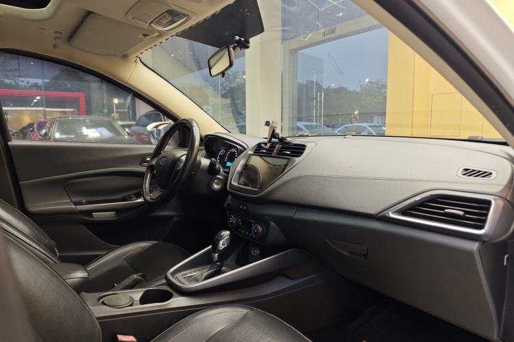 Used Ford Escort 2015 1.5L Automatic Fashion Model Interior 2