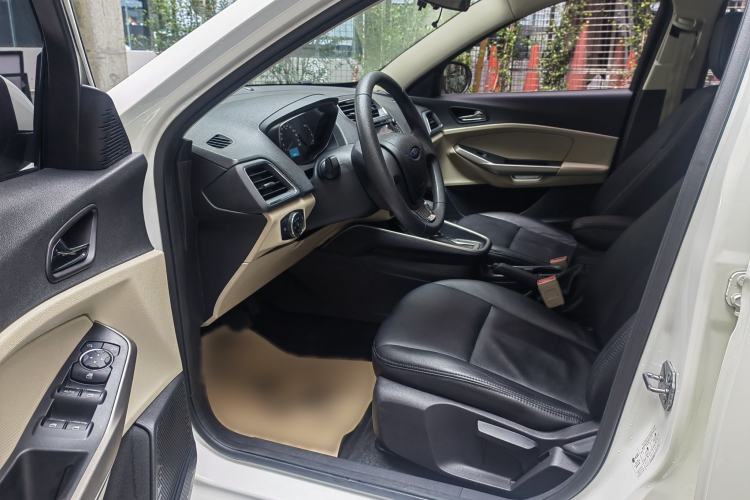Used Ford Escort 2015 1.5L Automatic Comfort Edition Interior 2