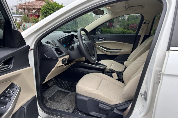 Used Ford Escort 2015 1.5L Automatic Comfort Edition Interior 2