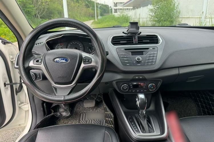 Used Ford Escort 2015 1.5L Automatic Fashion Model Interior 3