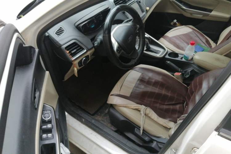 Used Ford Escort 2015 1.5L Automatic Fashion Model Interior 3