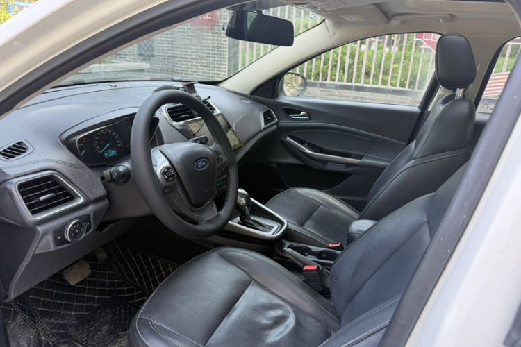 Used Ford Escort 2015 1.5L Automatic Fashion Model Interior 3
