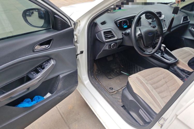 Used Ford Escort 2015 1.5L Automatic Fashion Model Interior 3