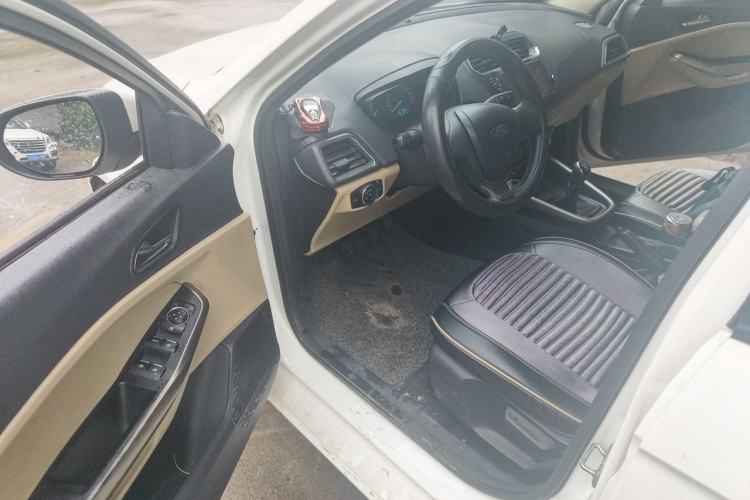 Used Ford Escort 2015 1.5L Manual Comfort Model Interior 3