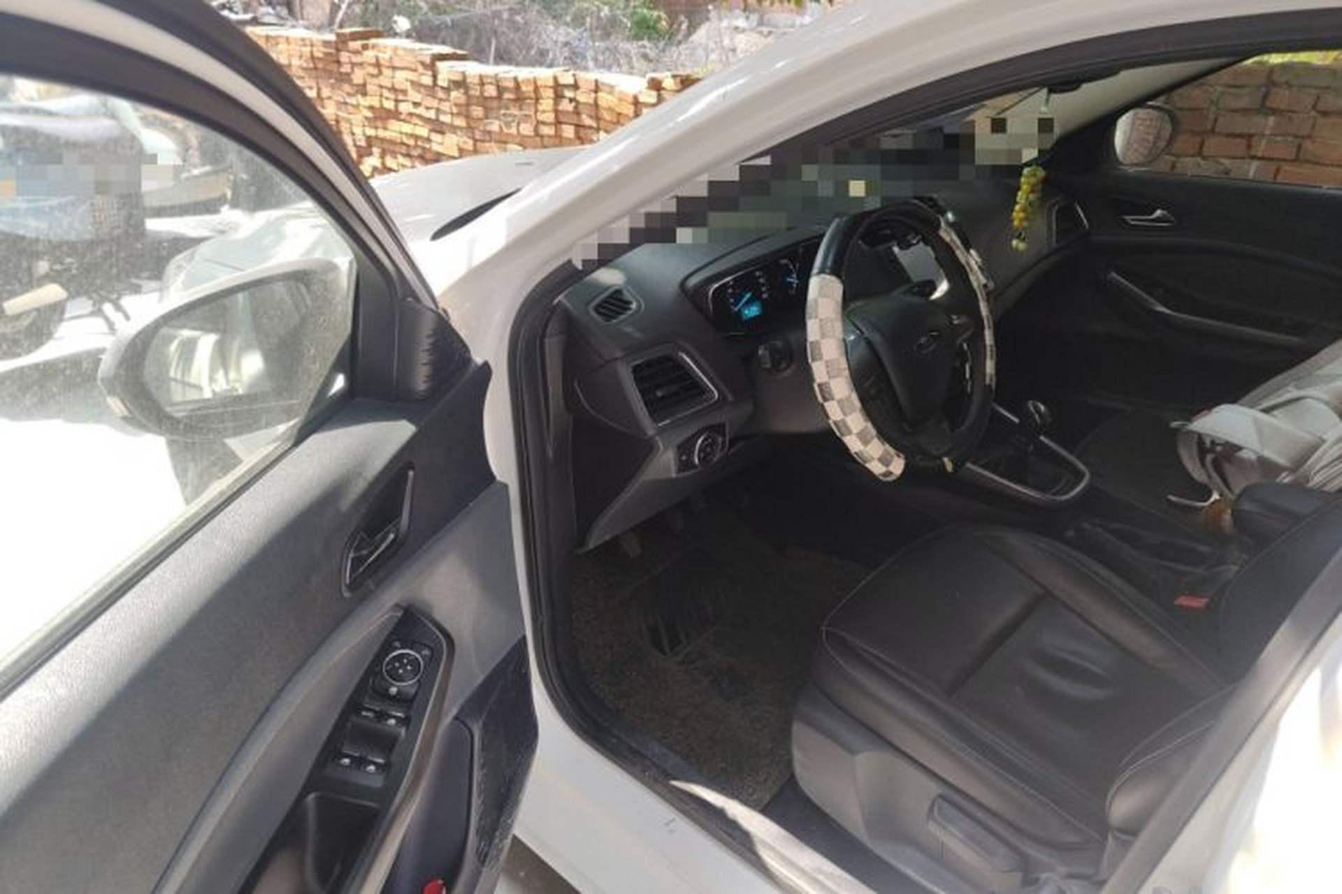 Used Ford Escort 2015 1.5L Manual Fashion Edition Interior 3