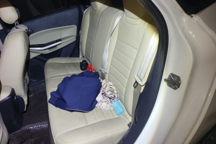 Used Ford Escort 2015 1.5L Automatic Comfort Edition Interior 4